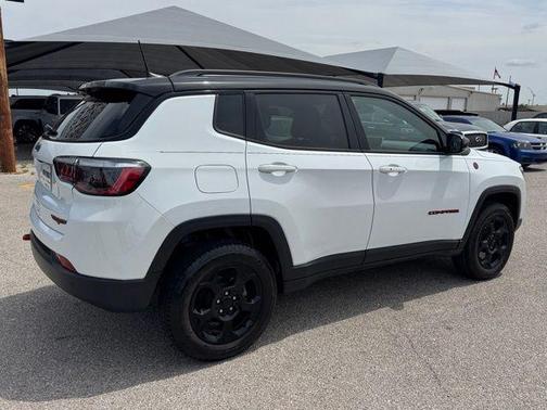 Bright White Clearcoat 2023 Jeep Compass Trailhawk