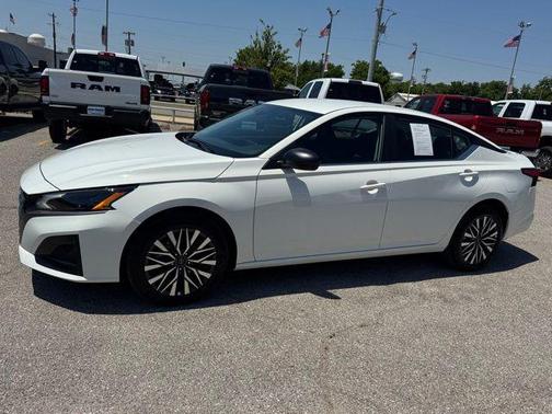 Glacier White 2026 Nissan Altima 2.5 SV