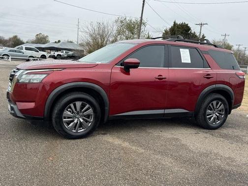 2023 Nissan Pathfinder SV FWD