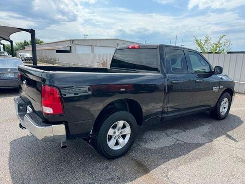 Brilliant Black Crystal Pearlcoat 2019 RAM 1500 Tradesman