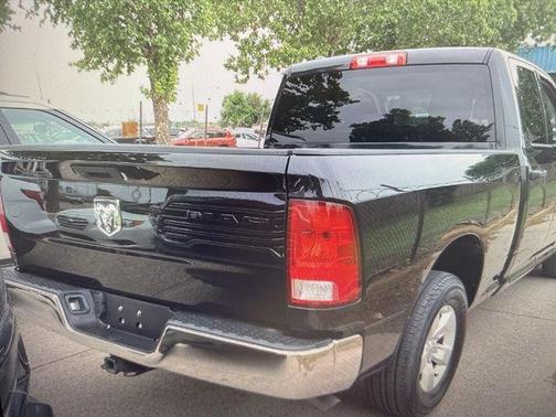 Brilliant Black Crystal Pearlcoat 2019 RAM 1500 Tradesman