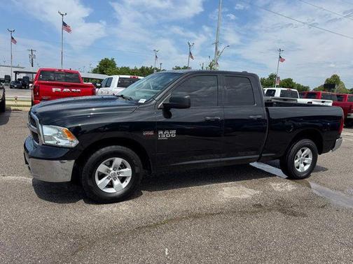 Brilliant Black Crystal Pearlcoat 2019 RAM 1500 Tradesman
