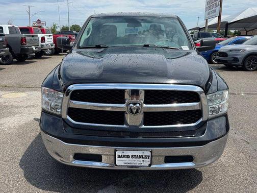 Brilliant Black Crystal Pearlcoat 2019 RAM 1500 Tradesman