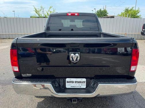 Brilliant Black Crystal Pearlcoat 2019 RAM 1500 Tradesman