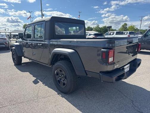 2025 Jeep Gladiator Sport