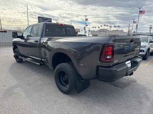 2026 RAM 3500 Tradesman Crew Cab 4x4 8' Box