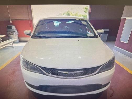 2017 Chrysler 200 LX