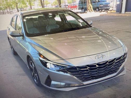 Shimmering Silver Pearl 2022 Hyundai ELANTRA Limited