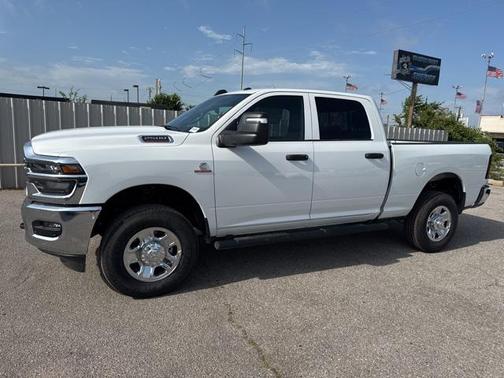 2025 RAM 2500 Tradesman Crew Cab 4x4 6'4' Box