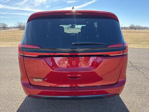 2026 Chrysler Pacifica L