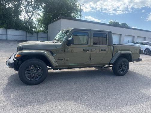 2025 Jeep Gladiator Sport S