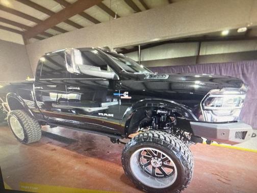 2022 RAM 2500 Laramie Crew Cab 4x4 6'4' Box