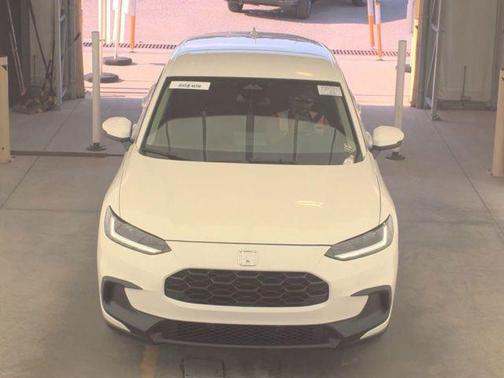 Platinum White Pearl 2024 Honda HR-V LX