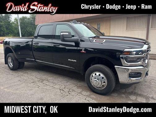Diamond Black Crystal Pearlcoat 2026 RAM 3500 Big Horn Crew Cab 4x4 8' Box
