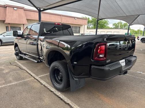 2025 RAM 3500 Tradesman Crew Cab 4x4 8' Box