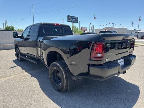 2025 RAM 3500 Tradesman Crew Cab 4x4 8' Box