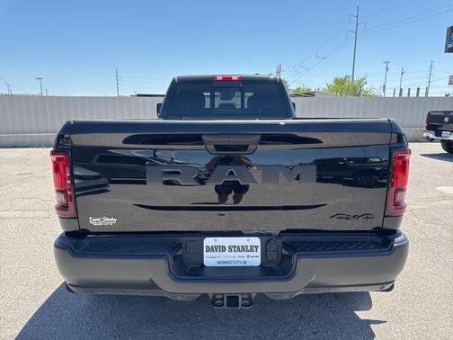 2025 RAM 3500 Tradesman Crew Cab 4x4 8' Box