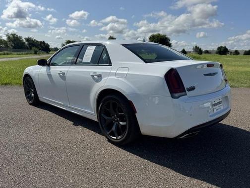 2021 Chrysler 300 Touring