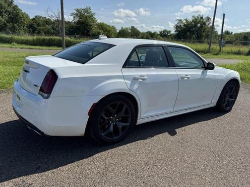 2021 Chrysler 300 Touring