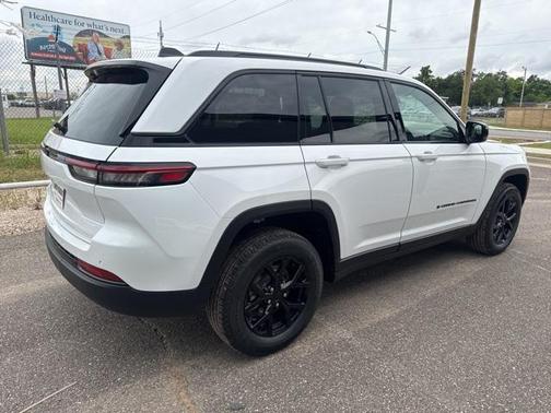 2025 Jeep Grand Cherokee Altitude