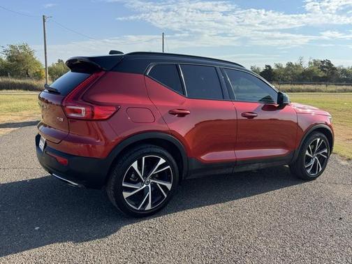 2020 Volvo XC40 T4 R-Design