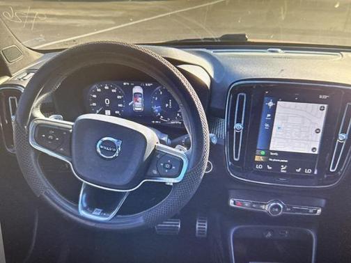 2020 Volvo XC40 T4 R-Design