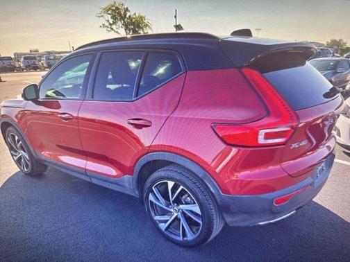 2020 Volvo XC40 T4 R-Design