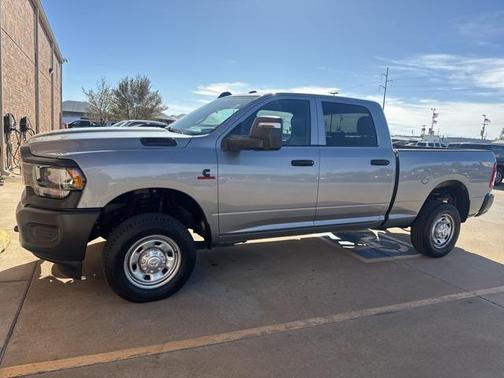 2024 RAM 2500 Tradesman Crew Cab 4x4 6'4' Box