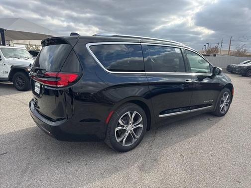 2026 Chrysler Pacifica L