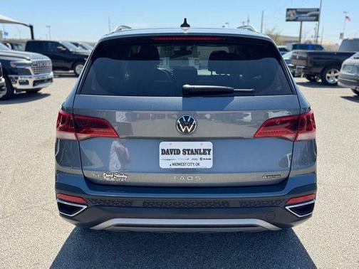 2024 Volkswagen Taos 1.5T SE