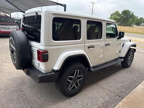 2025 Jeep Wrangler 4-Door Sahara 4x4