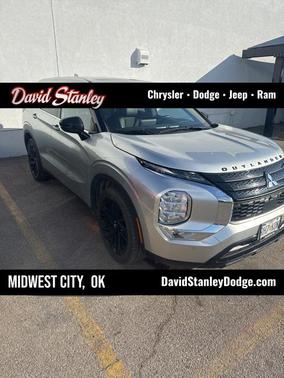 2022 Mitsubishi Outlander Black Edition 2WD