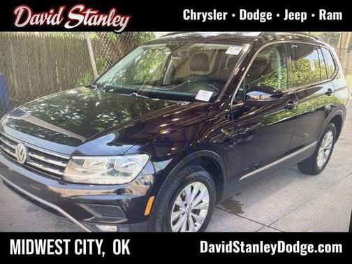 Pearl Metallic 2018 Volkswagen Tiguan 2.0T SE