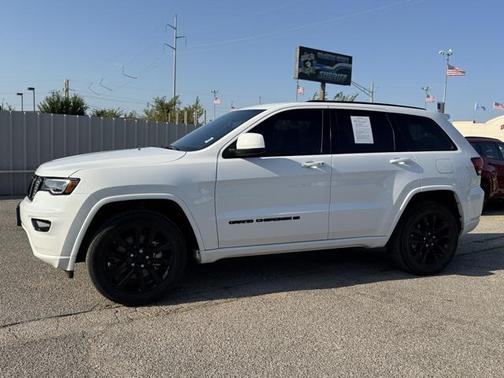 2022 Jeep Grand Cherokee Laredo