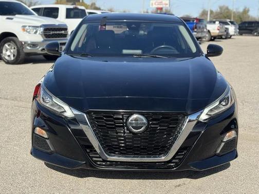 2020 Nissan Altima SR FWD