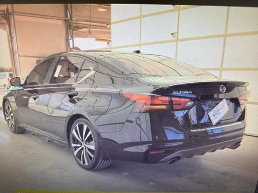 2020 Nissan Altima SR FWD