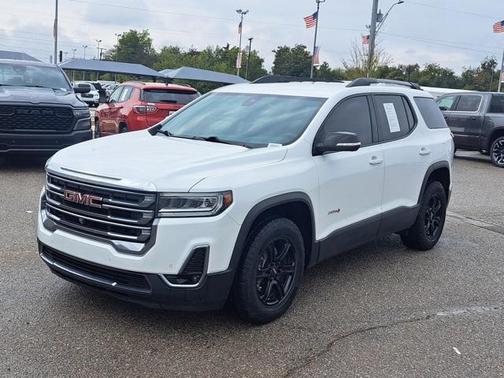 2022 GMC Acadia AWD AT4