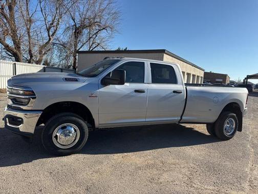 2026 RAM 3500 Tradesman Crew Cab 4x4 8' Box