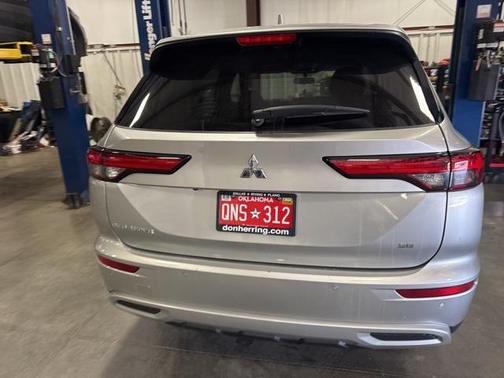 2022 Mitsubishi Outlander SE