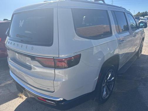 2022 Jeep Wagoneer Series II 4x4