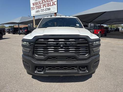2025 RAM 3500 Tradesman Crew Cab 4x4 8' Box