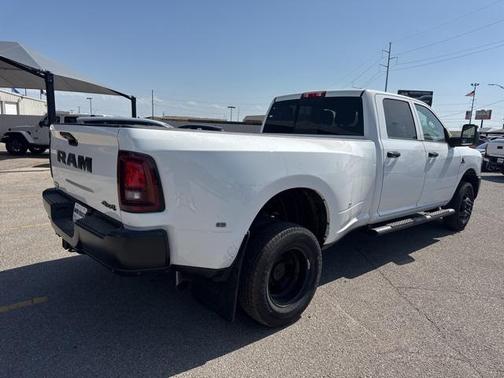 2025 RAM 3500 Tradesman Crew Cab 4x4 8' Box