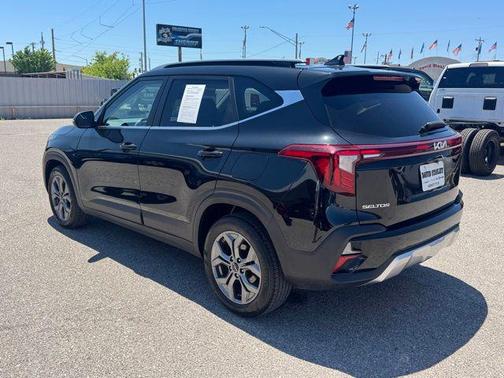Fusion Black 2024 Kia Seltos S