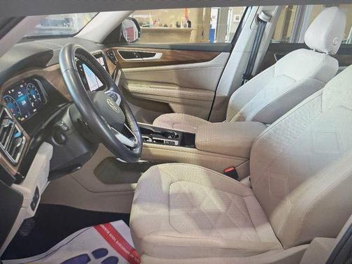 Deep Black Pearl 2025 Volkswagen Atlas 2.0T SE