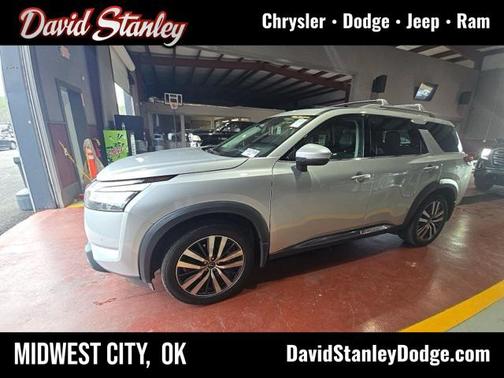 2022 Nissan Pathfinder Platinum 4WD