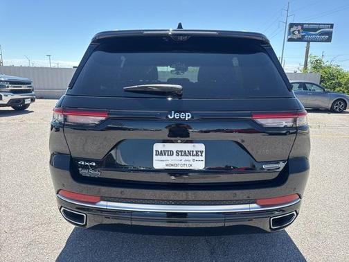 2022 Jeep Grand Cherokee Summit