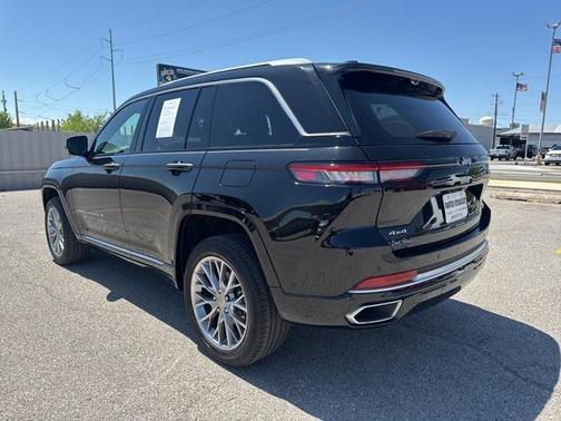 2022 Jeep Grand Cherokee Summit