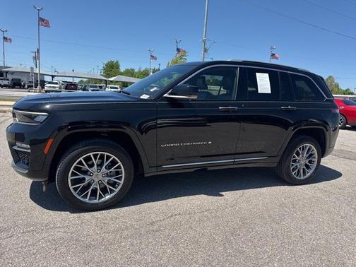 2022 Jeep Grand Cherokee Summit