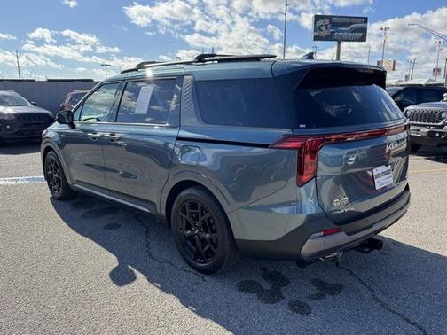 2025 Kia Carnival SX