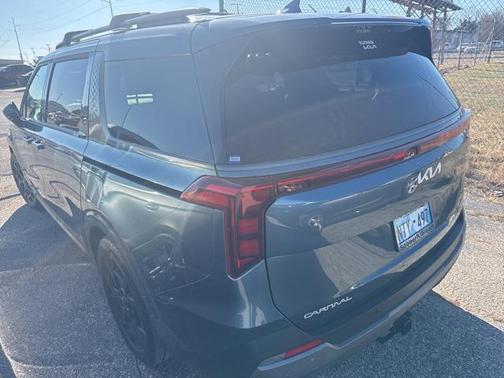 2025 Kia Carnival SX